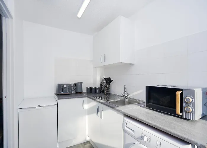 Springland Close